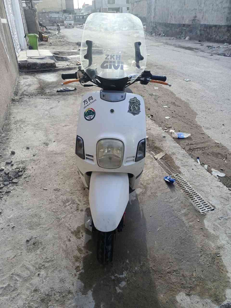 دراجه بوليس كفاله عامه كله بلاديه 
مكاني بغداد مدينه الصدر 
السعر 700بيهه مجال 
***********
