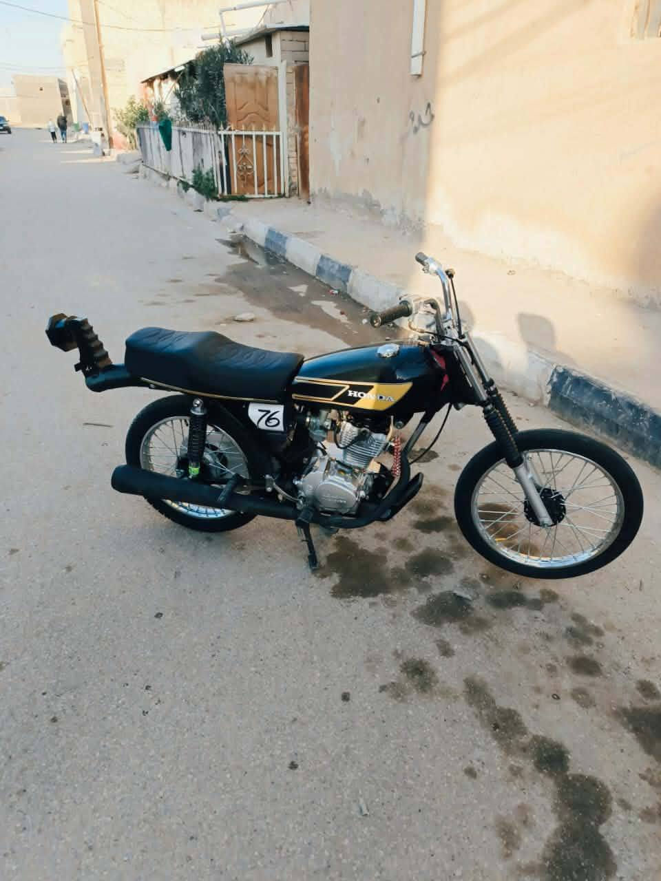 السلام عليكم دراجه   محرك سيجي  تعمير 26 دراجه نضيف السعر خاص بمناسبه  الشراي بيه وخير ويددلل والوتي  يسمع وشي ما يعجبه الرقم***********
