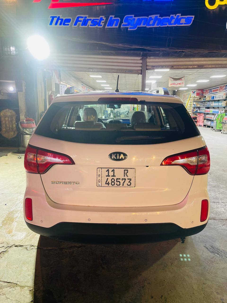 السلام عليكم
كيا سورنتو 2015 وارد خليجي 

رقم بغداد بأسمي رقم انكليزي تحويل ثاني يوم 

السياره فول مواصفات عدا البانورما 6سلندر 7 راكب 3 قطع تبريد بصمه كشنات جلد كشن كهربائي بيجي اشاير بالمري  شفط لد امامي خلفي  شاشه كامره السياره جديده جداً مكينه كير  تبريد حداديه تخم تاير كله جاهزه  وكعت عليها سقيفه وصبغت نص القماره وصفحه السايق بدون دواخل السياره مكفوله من الجفيه والگلبه 

المكان بغداد

 السعر139 وبي مجال بسيط 

رقم الهاتف ***********
