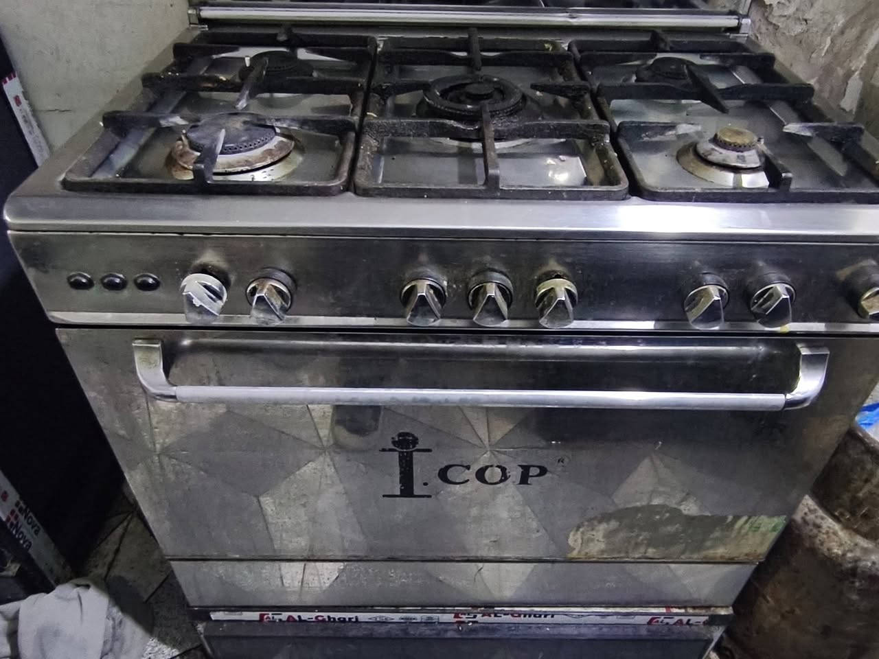 سلام عليكم  طباخ.نضيف خمس  عيون   فقط الفرن ميشتغل السعر 150وبي مجال 
 مكانه  نجف. اتصل ***********
