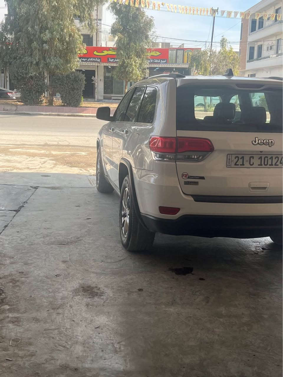 السلام عليكم ورحمة وبركاته سيارة جيب لاريدو موديل ٢٠١٤ سيارة حلوة ونصيفة صدر تبريد تخم تاير شرط محرك مفتوح بيها ٣ قطع جامرلق وبونيد الباقي بشرط *********** كركوك, العراق
