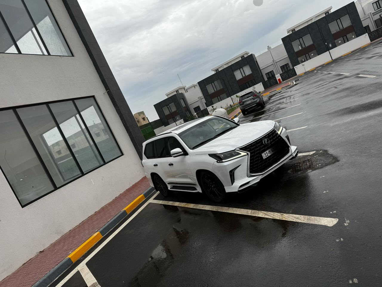 سلام عليكم
لكزس 2020 LX570 كورو 
ماشيه 47الف مكفوله من كلشي 
داخل مشمش رقم بغداد جديد 
للاستفسار ***********
مراوس بلكزس 23 أو 24
