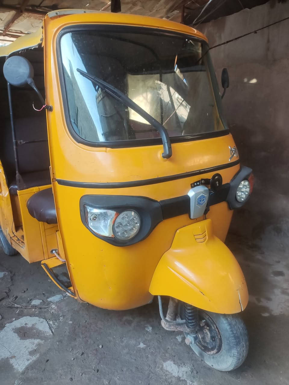 سلام عليكم تكتك بياجو موديل 18 مكينه ما مفتوحه بلاديه وناعمه كهربائيات كله شغاله تكتك ما عايزه شي جاهزه وحلوه گبل لشغل مكاني كربلاء لشراي يتصل وهلا بي *********** لسعر 2 و200 مليونين و200 و بيه مجال
