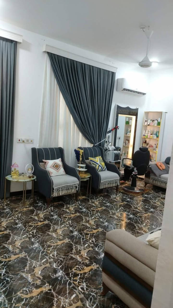 مشتمل للبيع المساحه 100م زراعي سند25  يتكون من غرفه وصاله ومطبخ وهول وصحيات الموقع شارع 80 فرع البانزين خانه رابع فرع للاستفسار الاتصال على الرقم 
***********
