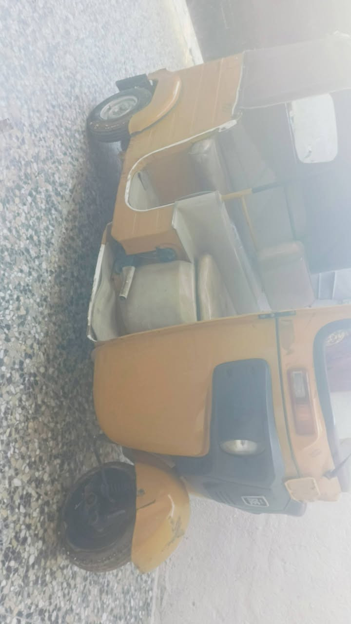 سلام عليكم تكتك موديل 19 شهر 12 اوراق كير مكينه خير من الله بيه صبغ بل صفحه
 سعره4/200 وبيه مجال  المكان بغداد المشتل 
الرقم ***********
