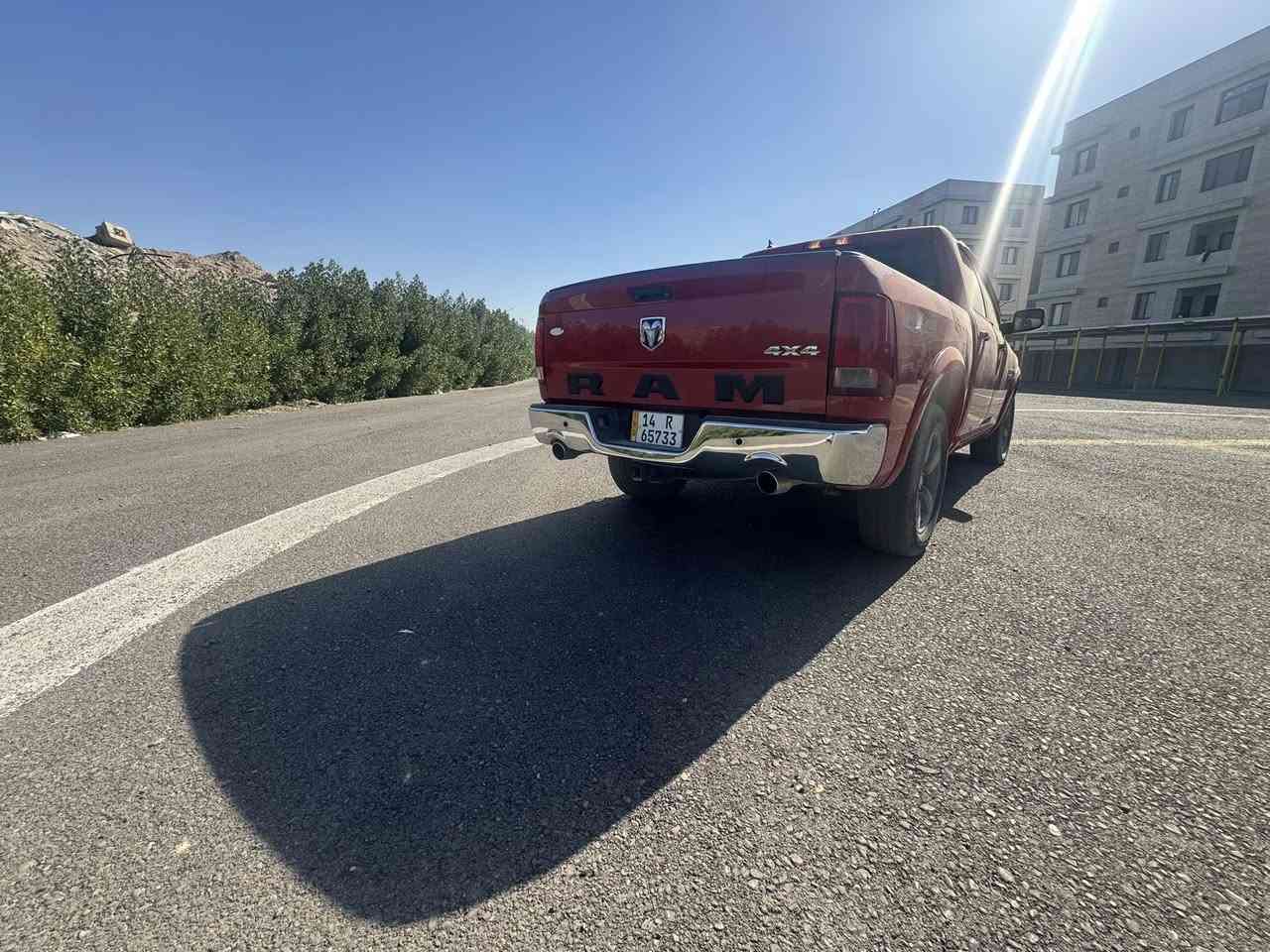 دوج رام 1500
احمر طماطي
مشروع وطني
8 سلندر 5700 هيمي گير ومحرك بحالة وصدر بحالة ممتازة  
فور ويل 
شاشة كبيرة
فرس وسطي 
سستم صوت الباين
باب طويل بدي قصير المرغوب لون مميز
حادثها بنيد وجاملغ صبغ والجاملغ الثاني بارد 
سنوية وهزة ورقم جديد لغاية 31
مكان السيارة بغداد  الكرادة تحويل في بغداد
177 وبيها مجال
***********
