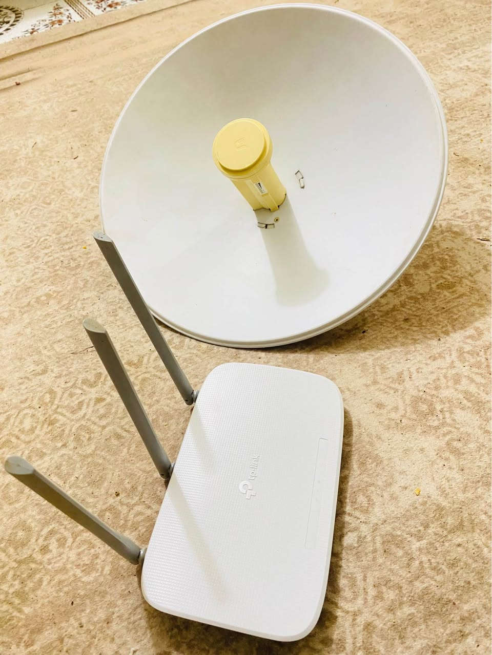 نانو + راوتر  مستخدم 
النانو. 90 الف 
الراوتر 30 الف 
للتواصل *********** عمارة, ميسان
