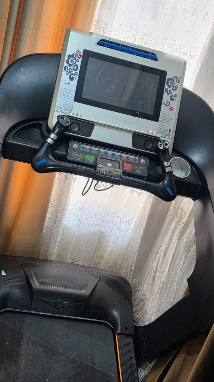 السلام عليكم من رخصت الادمن عندي هاذا جهاز جري للبيع بعده جديد مستخدم شي قليل  

          الجهاز عل فحص وعل ضمان 

يتحمل اوزان عاليه 200كيلو يتحمل 
السعر 450الف وبي مجال الشراي 
المكان داخل الرمادي 
الاستفسار على هاذا الرقم 
***********
