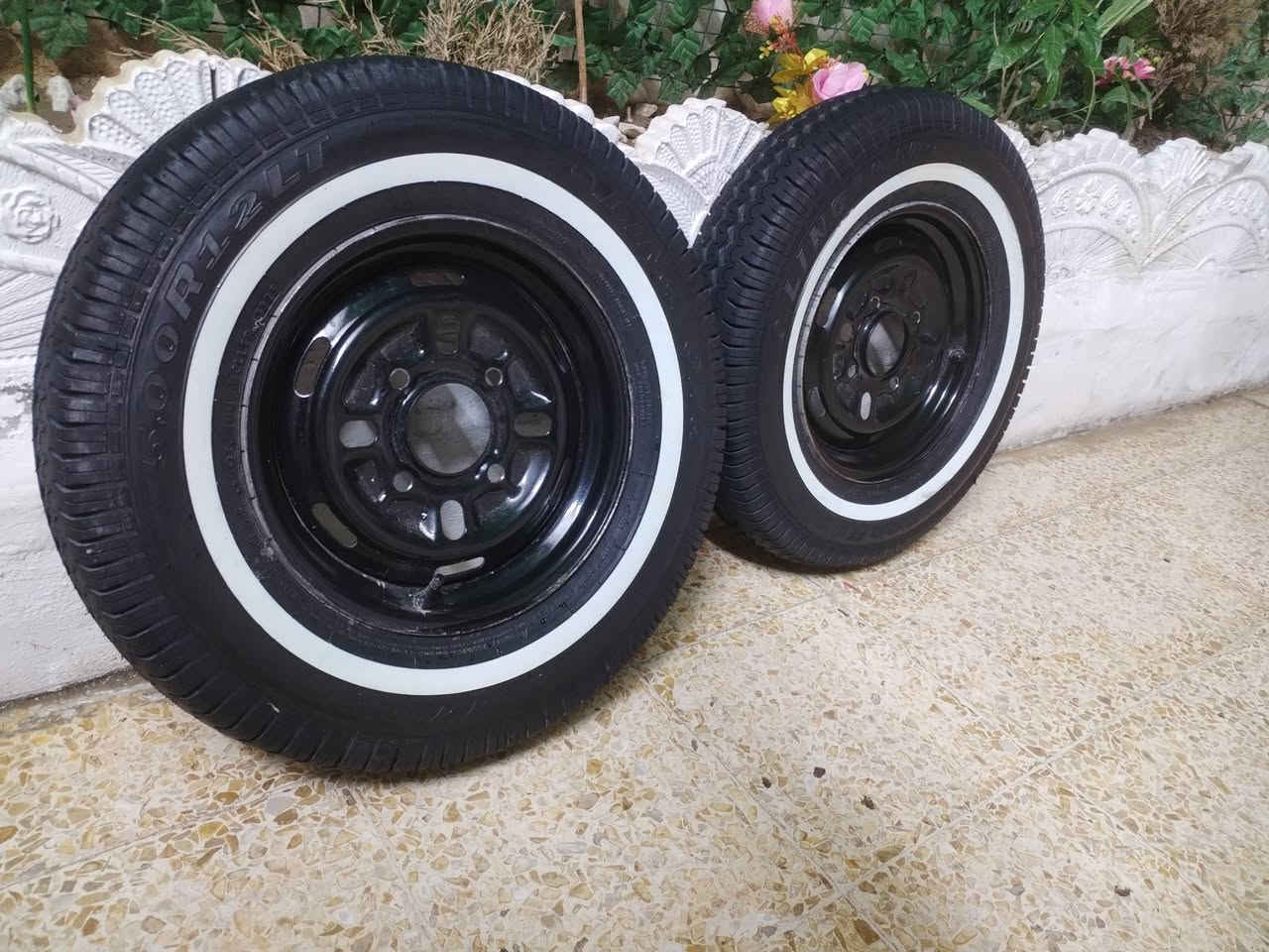 تريرات جدد خط ابيض نوعيه درجه اولى هما والويالة للبيع السعر 100قفل رقم الموبايل ***********
