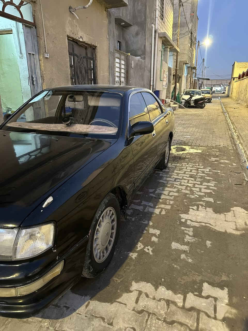 السلام عليكم، بطة منفصل لون اسود للبيع ، مكينة ونجي گير قبل شهر شديته ، تخم تاير جديد ما صار اسبوعين من شديته ، حدادة نص عمر ، تبريد عاطل شنو نقصه ما اعرف اخذتها بدون تبريد ، كهربائيات كلها شغالة من الطول للطول ، سيارة نظيفة مال جناي ، رقم بصرة الجديد سنوية لل 2030 ، سيارة جاهزة وخير من الله ، ملاحظة : بيها گصة جنطة فقط جنطة بدون شاصي تجي تفحص وتچيك وتتأكد يلا تاخذ ، راعيها اقاربي موجود شوكت ما تريد يحولك ع شرط التحويل ، عنوان السيارة البصرة الحكيمية الغنامة ، السعر 48 وبيها مجال للشراي ، رقم *********** بي واتساب واتصال
