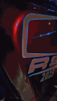 سلام عليكم دراجة R9 2025 شاشة دجتل اي عطل بل دراجة يطلع بل شاشة نضام 4سرع السرعة بل شاشة 99 السرعة الفعلية 75 نضام دبل اشارة لايت عالي ناصي رماش نضام Rالرجوع الى الخلف نضام الكارت مجرد تخلي عل شاشة  دراجة تشتغل الدراجة دبل خلفي غاز بريكات هايدروليك دسك امامي خلفي شاحنة اصلية قفل ستيرن وياهة سويجات ثنين وكارتات ثنين 
الدراجة 6بطاريات الدراجة جديدة صار 27 يوم من طلعت من المعرض بس مجرد بيها فطر بل كفر الامامي فطر بسيط باقي الدراجة كلة جديد بطاريات جدد✅ 
السعر 550 العنوان ديالى بعقوبة الاستفسار الاتصال عل الرقم ***********
