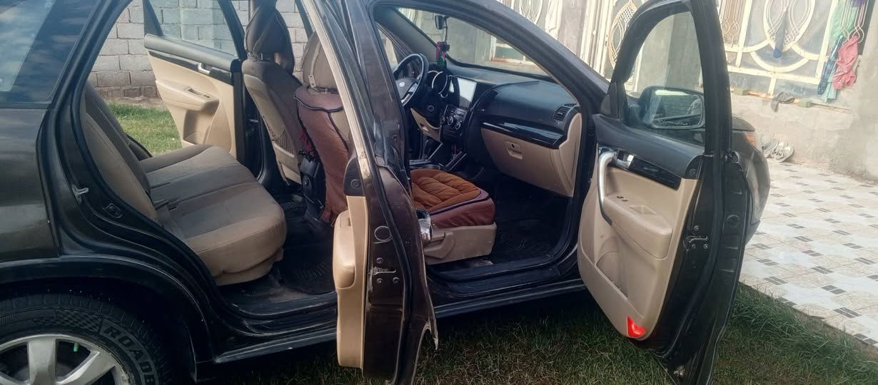 السلام عليكم 
سورنتو للبيع 2012وارد خليجي مصبوغه حزام تبريد 3قطع مكفوله من العيب الشرعي باقي التفاصيل بالسونار كفاله اصوليات وعيب شرعي محرك 6سلندر *********** واتساب السعر 135قابل للتفاوض
