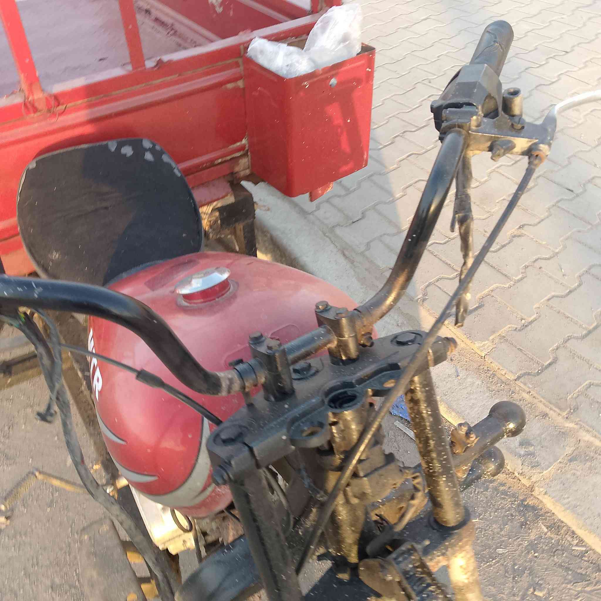 🚛 ستوتة ادوات للبيع  
ستوتة نوع MTR
• الحمولة قوية ومناسبة للشغل
• الهيكل ينرادله شوي ترتبة حتى تحمل عليه  ومصبوغ
• الستوتة ينراد داريها لان انا اشتريتها وماعرف بلستوتات 
📍 الموقع: [ابي الخصيب الوسطي]
💰 السعر: [375.000] قابل للتفاوض البسيط
للاستفسار مراسلة الواتساب أو الاتصال: [***********] 
من رخصة الادمن
