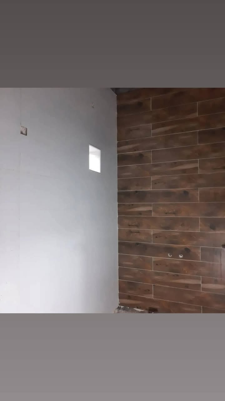 السلام عليكم خلفه سيراميك ارضي جداري شغل مضبوط ***********
