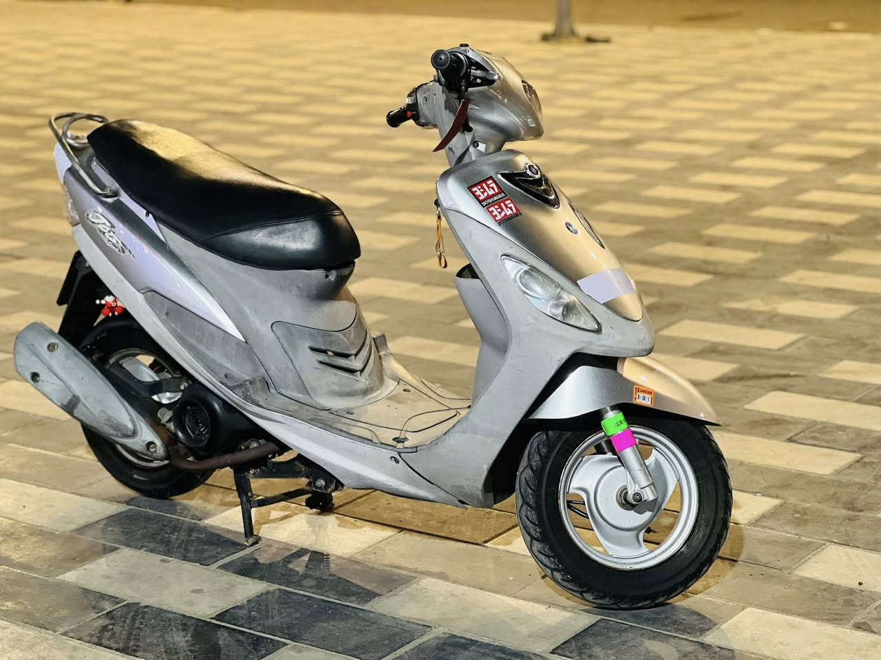 السلام عليكم شباب دراجه ماكس منغولي دراجه جاهزه لشارع دراجه خير من الله مكينتهة بلااديه كهربائيت كلهه شغاله شلعه معدل  عنواني بغداد مدينه الصدر  وسعر  على استفسار على هاذا رقم***********
