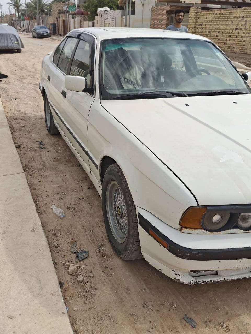 السلام عليكم.
520 مديل 1991كير عادي بيها مكينه 25 مسكر عدل ايرفلو ستوني مشتري حاويه بيه تخم تاير نضيف  تبريد ثلج سنتر لك شغال كامل  السياره جاهزه بسمي مكانه ديوانيه السعر 38
***********
