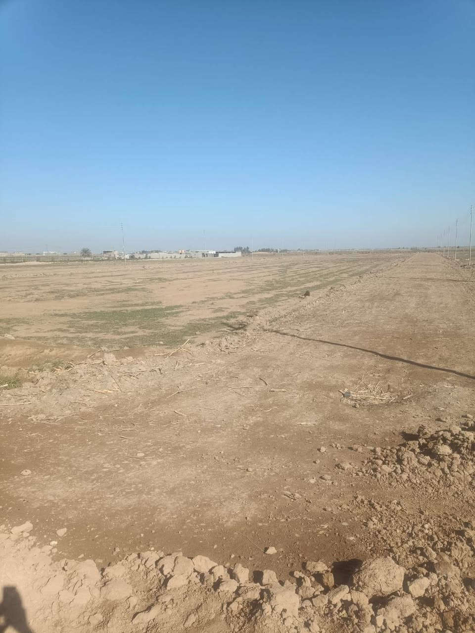 السلام عليكم. للبيع قطع حسب الطلب قريبه علئ السكن بيهه كهرباء وماء وشارع ١٠ متر مفروش سبيس في خان بني سعد قريه السيح خلف معمل الغاز علمآ بأن نزال الأرض ٢٠ متر للاستفسار الاتصال على الرقم ***********
