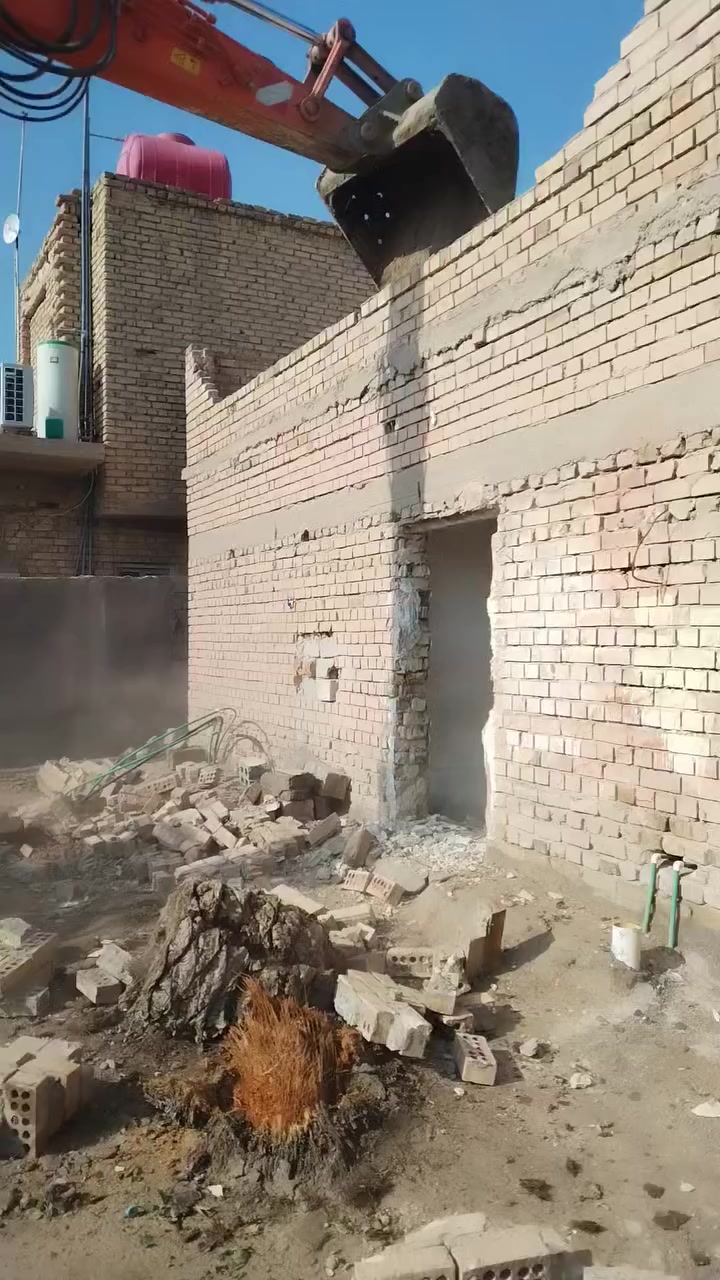 على بركة الله تعالى نعمل ع تفليش البيوت وحسب الطلب والاتفاق بين الطرفين ومن الله الرزق الاتصال ع الرقم التالي ***********
***********
