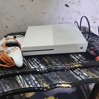 اكس بوكس ون اس • ذاكرة ٥٠٠ جيجا • يدين اصلية