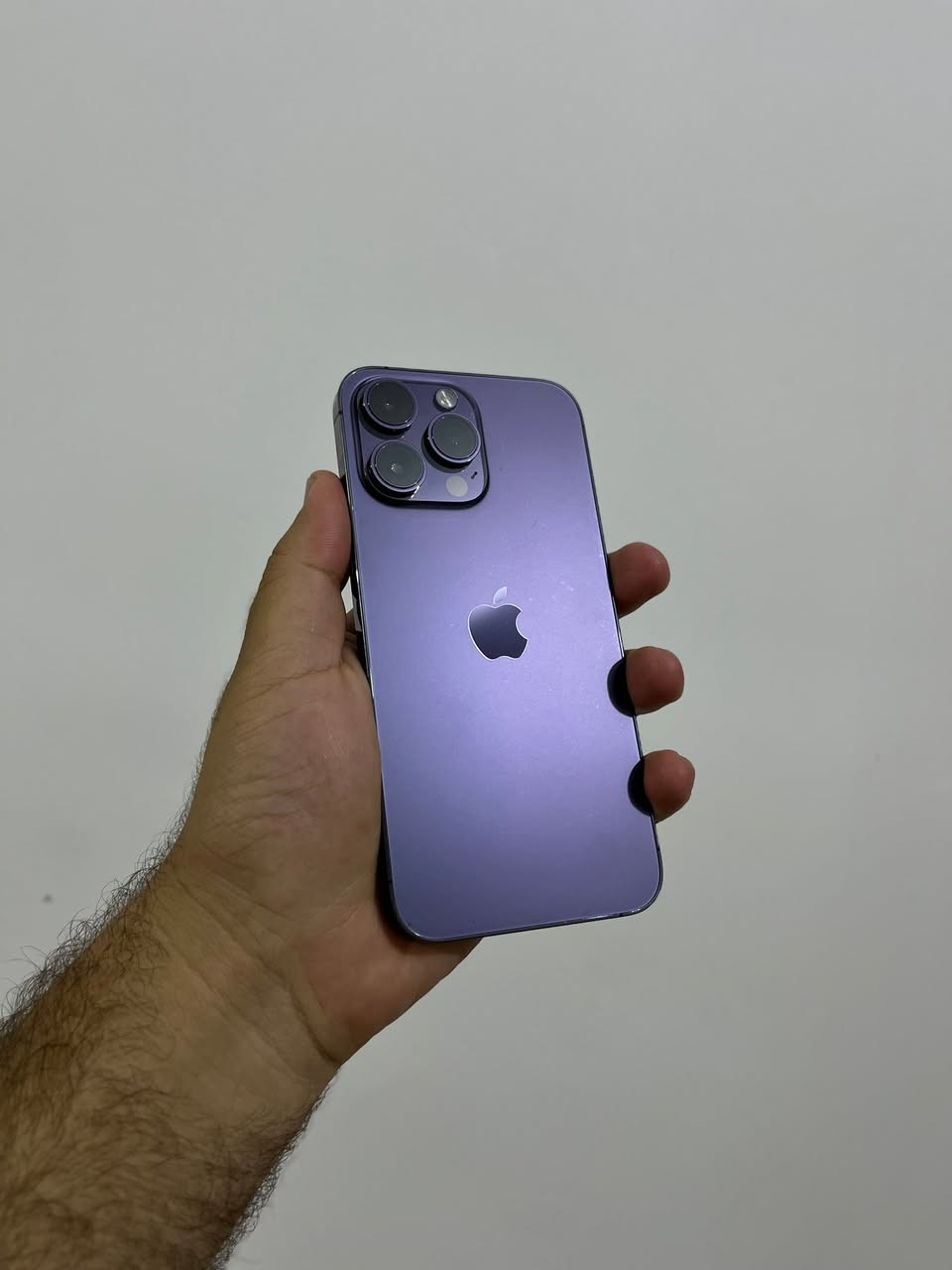 ايفون 14 برو ماكس
(نسخة الشرق الأوسط)

💾 السعة: 256GB
✅ الجهاز نسخة الشرق الأوسط.
✅ مكفول بالكامل، وكل شيء فيه يعمل بكفاءة.
🔋 صحة البطارية: 77%.

📍 الموقع: واسط - الزبيديه 
🚚 توصيل مجاني إلى جميع محافظات ومناطق العراق.

📲 واتساب: ***********
📞 اتصال: ***********

للاستفسار أو الحجز، تواصل
 على الأرقام أعلاه .
