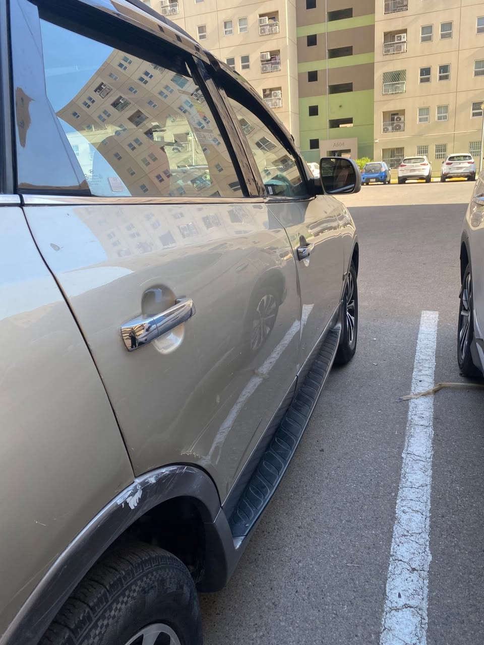 السلام عليكم فيركروز موديل ٢٠٠٨ للبيع مصبوغة حزام  وضربتها جاملغ ايمن والسيارة بحاجة الى بعض الملاحظات  البسيطة
السعر٩٥ ورقة وبيها مجال  السيارة خليجية. 
الاستفسار الاتصال ع الرقم ***********
