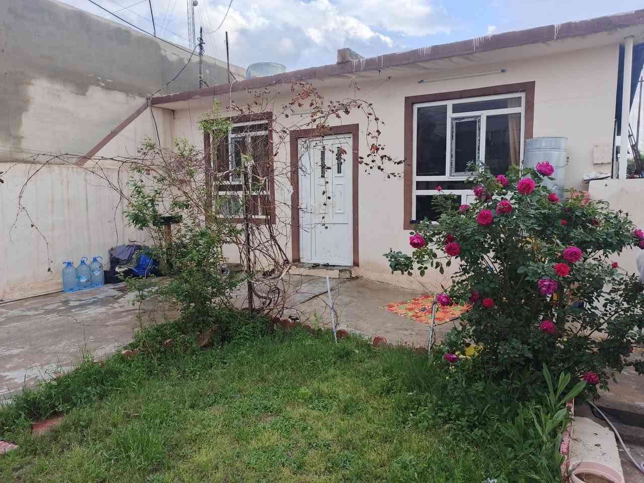 دار للبيع / 200 متر
حي الأسرى مفقودين
قرب ملعب الخماسي 
مسجل بالبلدية / قطاع خامس 
السعر 55 مليون . للاستفسار 
***********
