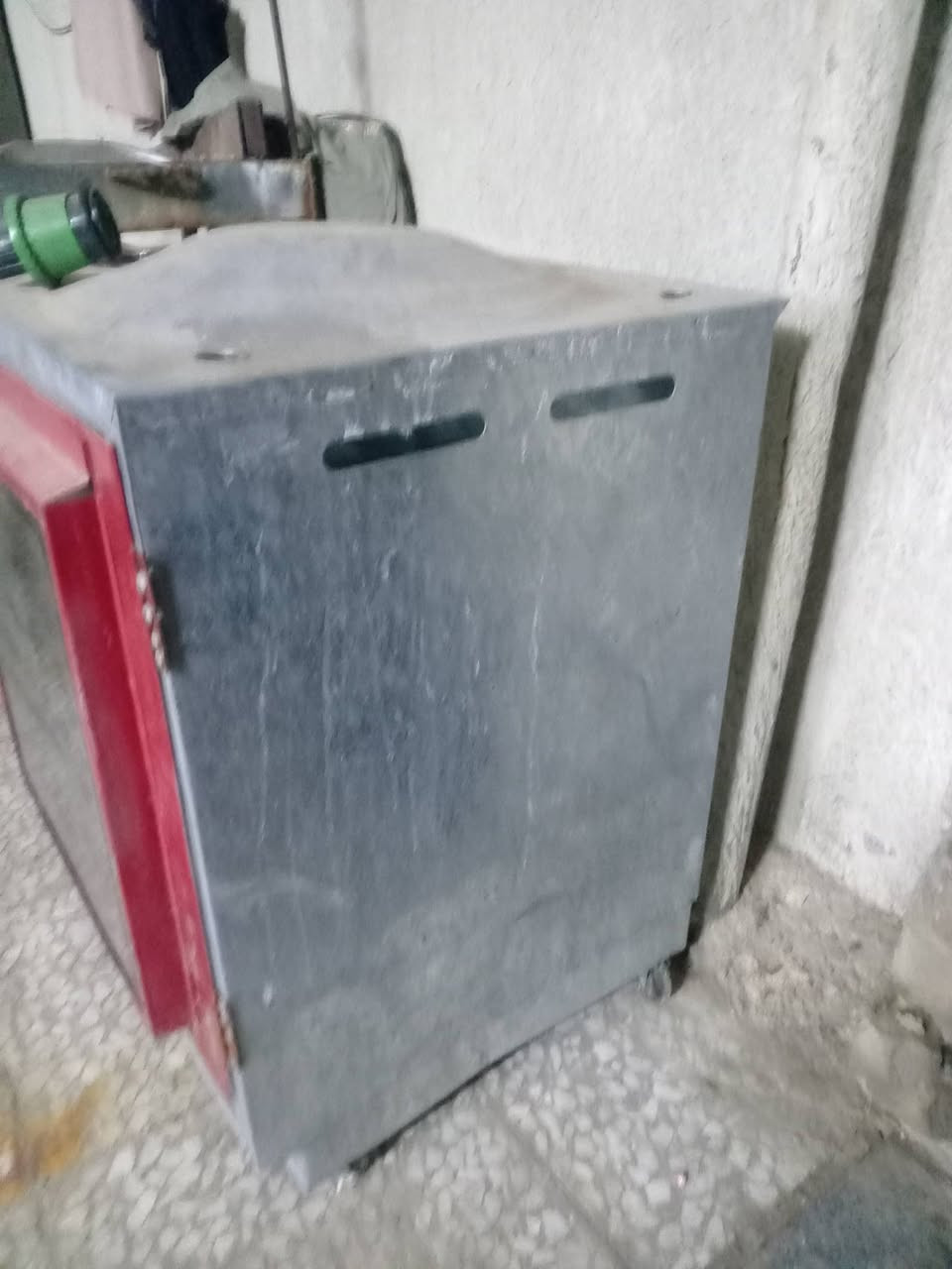 طباخ معجنات وشوي جديد غير مستخدم مع المنضم 120 الف ***********
