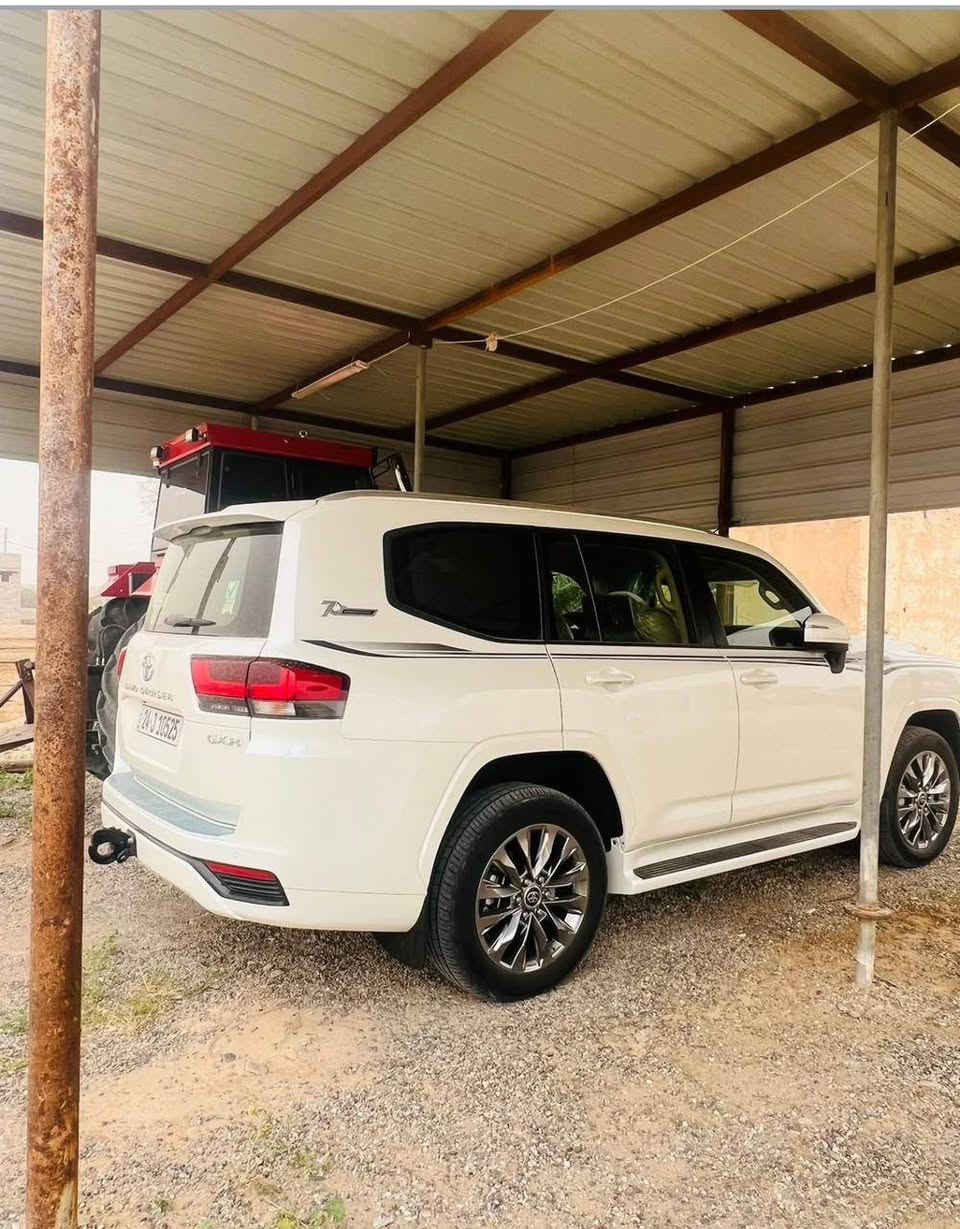 السلام عليكم للبيع لاندکروز مودیل 2022 XR ام التطبيق صلاح الدين بيجي ناحيه الحجاج قريه البوطعمه***********
