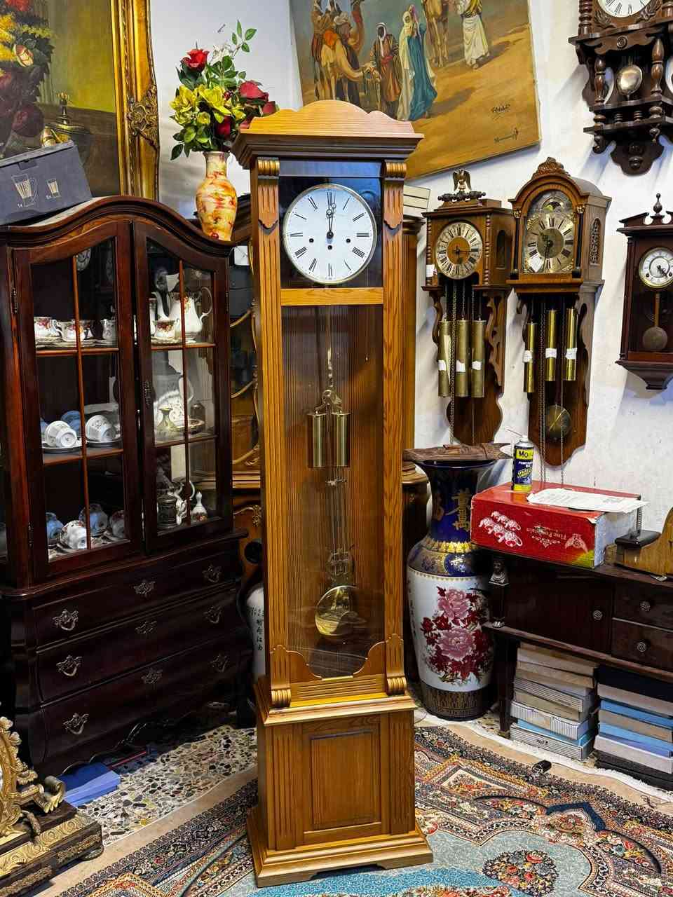 . ساعة بندولية أرضية (Grandfather clock) من ماركة هيرمل (Hermle) الألمانية، وتحديداً موديل "تشارلوت" دقاقه كل ربع ساعه تعلن الوقت مصنوعه من خشب الكرز.تتميز بهيكل خشبي صلب مع أجزاء زجاجية مشطوفة لإظهار البندول والأوزان النحاسية.يعمل هذا الموديل بنظام الأوزان الداخليه و (تكوِيك) كل 8 أيام.مكاني بغداد يوجد توصيل


**إذا كنت صاحب هذا الإعلان وتريد حذفه لأي سبب، رجاءا أرسل رسالة إلى الدعم الفني**