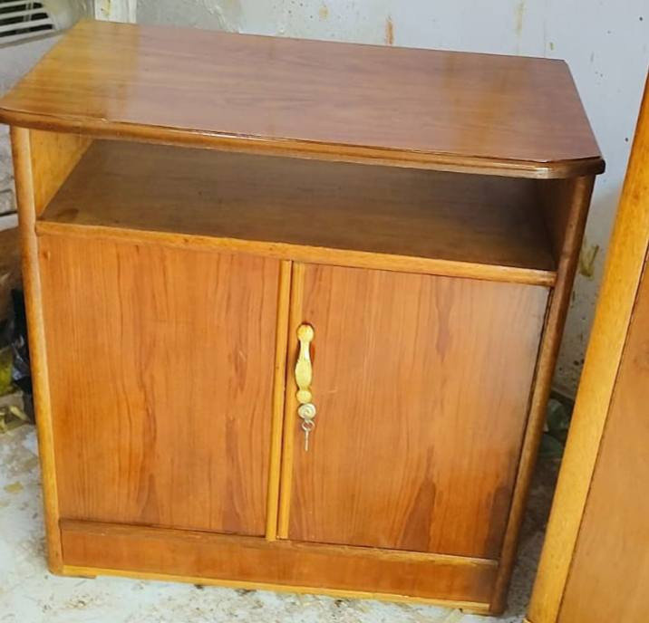 غرفه صاج داخل وخارج كنتورها ابو ٥ ابواب وملحق غرفه داخل وخارج صاج الظهر جرجوبه براغي غرفه كامله من جميع محتوياتها من كنتور وزاويه وجزامه وميز تواليت وجربايه طبعا صبغ تلميع كله بالجديد مسوي كلش نظيفه السعر ٥٢٥ الف مكانها بغداد متوفر توصيل بكروة للحجز مراسلة الصفحه


**إذا كنت صاحب هذا الإعلان وتريد حذفه لأي سبب، رجاءا أرسل رسالة إلى الدعم الفني**