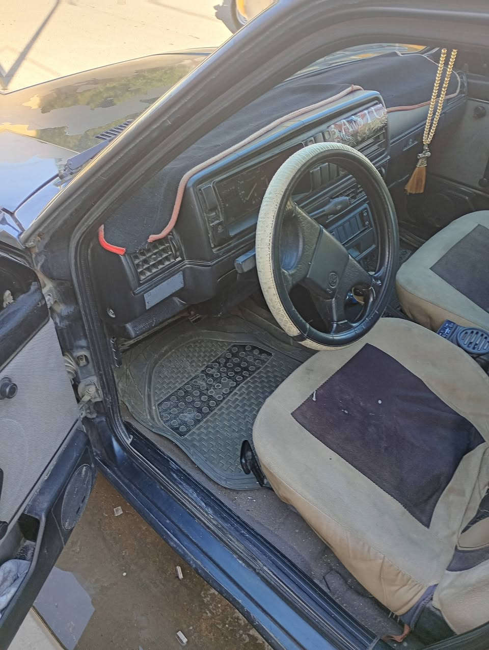 السلام عليكم ورحمة الله كلولف 91 بسمي كير أوتوماتيكيا تبريد وارد يباني بيه ظربه بلجمالكخ الخلفي ومصلحه السعر 38 ورقه ***********
