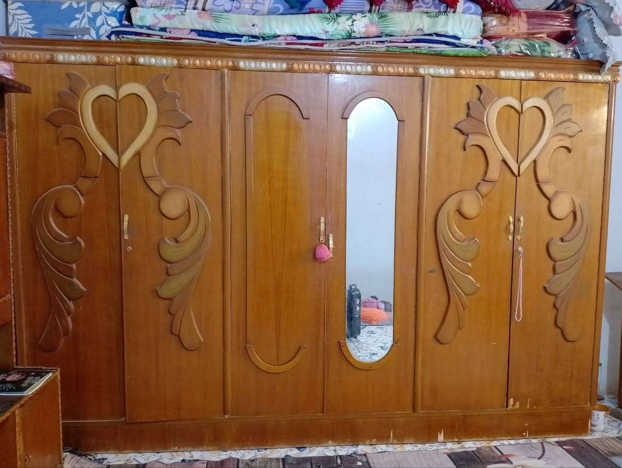 سلام عليكم كاونتر تزكام طول مترين ونص كنتور 6 بيبان +بؤفية طول 2ونص مكاني زورجات كوت  ***********
