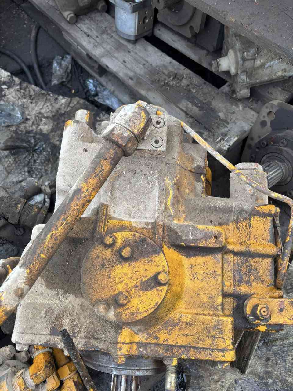 بم كرين تادانو بكرة حجم 30 طن سعرة 14 ورقة والثاني ماطور دوران حجم 150 سعر 10 اوراق والثالث بم كرين 30 طن رئيسي خانتين سعرة 8 اوراق كلهن شرط الشغل 
العنوان اربيل الصناعة الشمالية للتواصل ***********
***********
