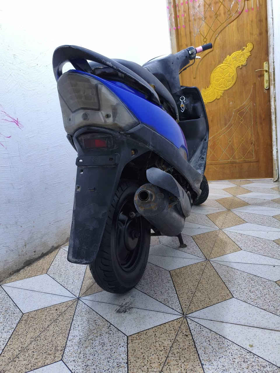 ماكس جديده كلهة شغاله سلف هندر اشاير سكنات ما مفتوحه مشي نهضه خير من الله بوشه 49 ابلاديه لايت عالي وناصي دبلات امامي وخلفي ابريكات اماميه وخلفيه جاهزه اخت الرمبه نعومه كلش حلوه كفرات اصلي حواضن اصليه عدادات الكهربايات كلها شغاله لا تبخير لا تنقيص جاهزه شرط الفحص مكان حيانية شارع السيد سعر 600 رقم ***********
