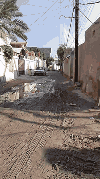 بيت لبيع في قظاء النصر يبعد عن السوك 75متر ناصي فقط الديوانية عاليه كلش البيت مابيه  وجهيه باب فقط بصوب الصغير مساحة ٣٠٠ زراعي من كاع الحاج فشاخ الله يرحمه ***********
