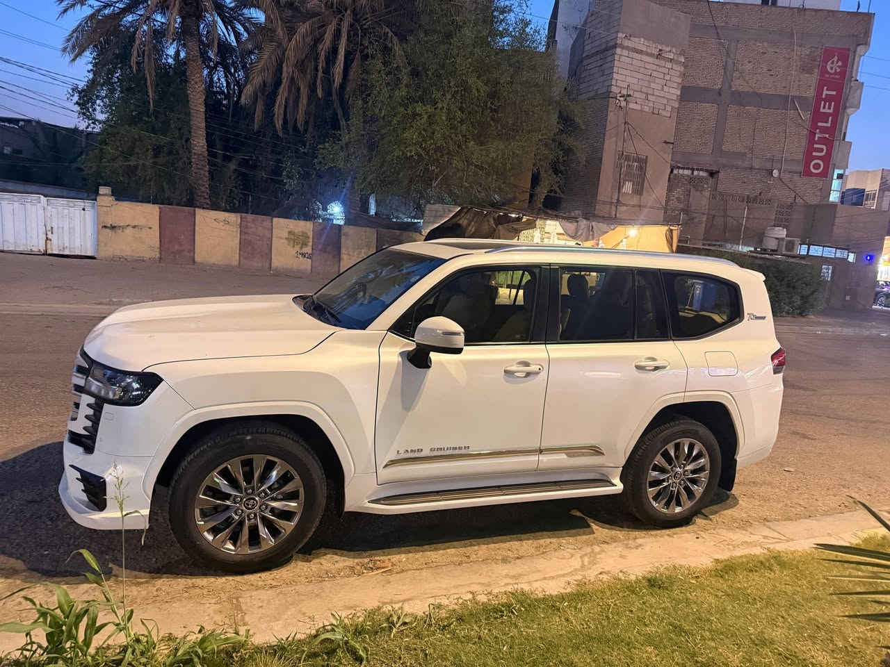لاندكروز  GXR 2022  (ساز)
TOYOTA Land cruiser 2022

نضافه ١٠٠/١٠٠ 

‎سنة الصنع: 2022 

‎ضمان شركة SAS

ماشييه  30 الف  كم 

رقم اربيل تحويل او وكاله عامه 
المواصفات:
محرك 6 سلندر 4.0L

فتحة سقف ( سلايد ) 

٣ شاشات 

شاشات ترفيه خلفية

مقاعد جلد 

مقاعد كهربائية 

مقاعد امامية تبريد 

⁠تبريد وتدفئة امامي خلفي 

بصمة الابواب 

صندوق كهربائي

مصابيح LED و زينون

7 راكب 

شحن واير ليس 

حساس امامي خلفي 

حجم العجلات 20 inch 

مكفول كفاله عام 

موقع السيارة كربلاء 

للاستفسار الاتصال بالرقم
*********** 
السعر 615 $)
مع مجال قليل
