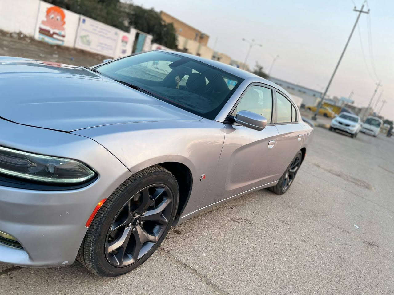 چارجر 2017 نوع SXT
سياره نضيفه وجاهزه مديومه على اخر حبابه
مامشتغله خط ابد استخدام شخصي ضرره موجوب بالسونار مرفق معا الصور 
السياره بسمي مداور ثانيوم السنويه لغايه 28
هسزه جديه السياره جاهزه من كولشي 
المكان ميسان العماره 
السعر 177 وبي مجال
اتصال ***********
