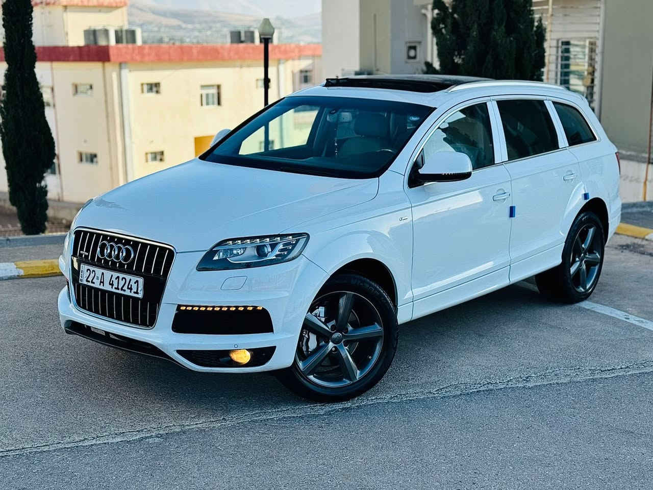 بسم الله الرحمن الرحيم
▫️ئاودى Q7 S-line Quattro 2013 فول مواصفات ١/١
مواصفات خليجي وكالة شريكة سردار ضمان دولي
-----------------------------------------
مكان🌆: سليمانى                سعر💵: 132$
هاتف☎️: *********** /// *********** 
-----------------------------------------
محرك سته سلندر V6 3.0L سوپه ر چارچ محرك بنزين
گير و محرك بشرط مامفتوح
بدون سوت و دغان و صرف  خلل بشرط فحص
ماشية 82 الف حقيقى
-----------------------------------------
▫️سيارة حيل حيلوة جديد ماشالله
(( بيها نص صندوق مصبوغ )) بدون دواخل و بدون أيرباگ
سيارة كل على وضع بيلادي
----------------------------------------
▫️مواصفات
{ بصمة - پانوراما - رادار - داخل بيجي - صندوق شفت - ٣ پردة - ماوس - ٧ راكب - كشنات تتفيئة و تبريد - كشنات جلد - كشن و ستيرن كهربا و خزن - سيدي بوكس - تبريد مركزي - كاميرا - حساس خلفي و امامي - لايت ليد - ڤوليوم - تحديد سورعه - وبعد )
------------------------------------------
اربع تايرات و ويل بيلادي جديد
سنوي و رقم و هه زة كل جديد
ته حويل غه رامة بشرط سنوي بأسمي
سيارة شرط بدون اى نواقص گير و محرك و حدادي و كاهرباى كل بشرط
-------------------------------------------
