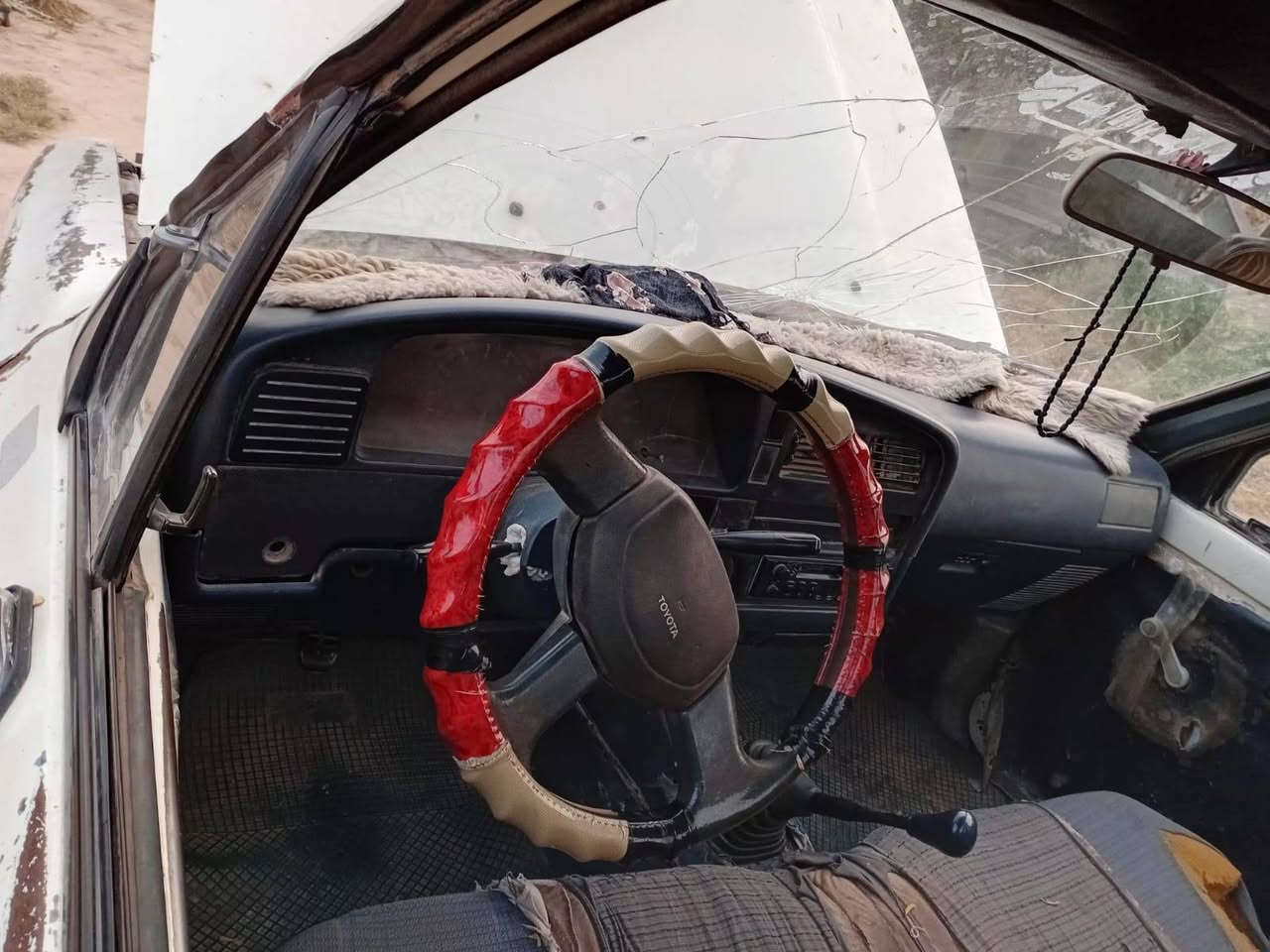 السلام عليكم سيارة بيك اب تيوتا للبيع موديل 89 المكان ديالى المقدادية  للااستفسار ***********
