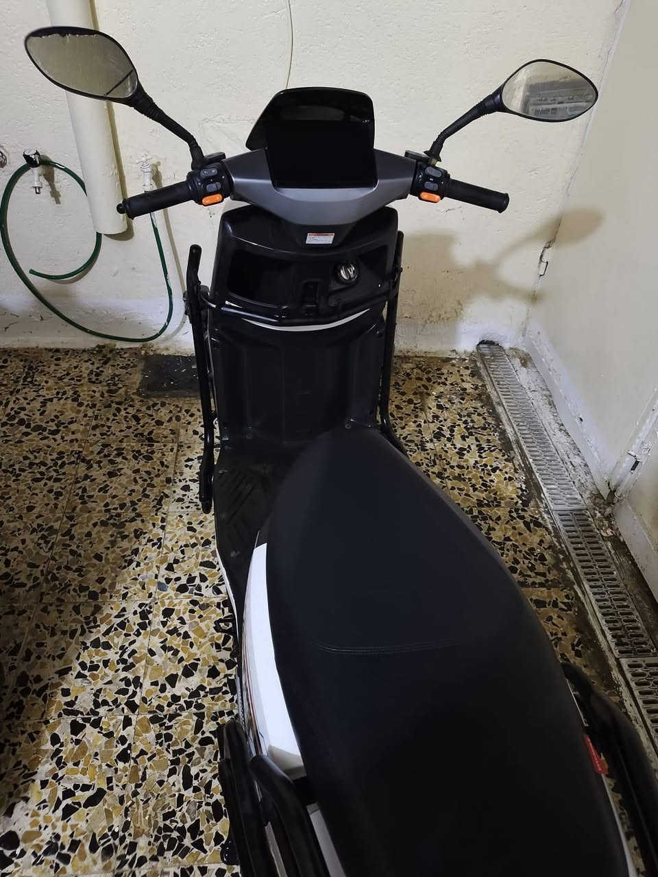 السلام عليكم للبيع دراجه شحن ماركه TAilG السرعه ٩٠  الشحنه الوحده ٩٠ كم دراجه زيرو السعر خاص او ***********
