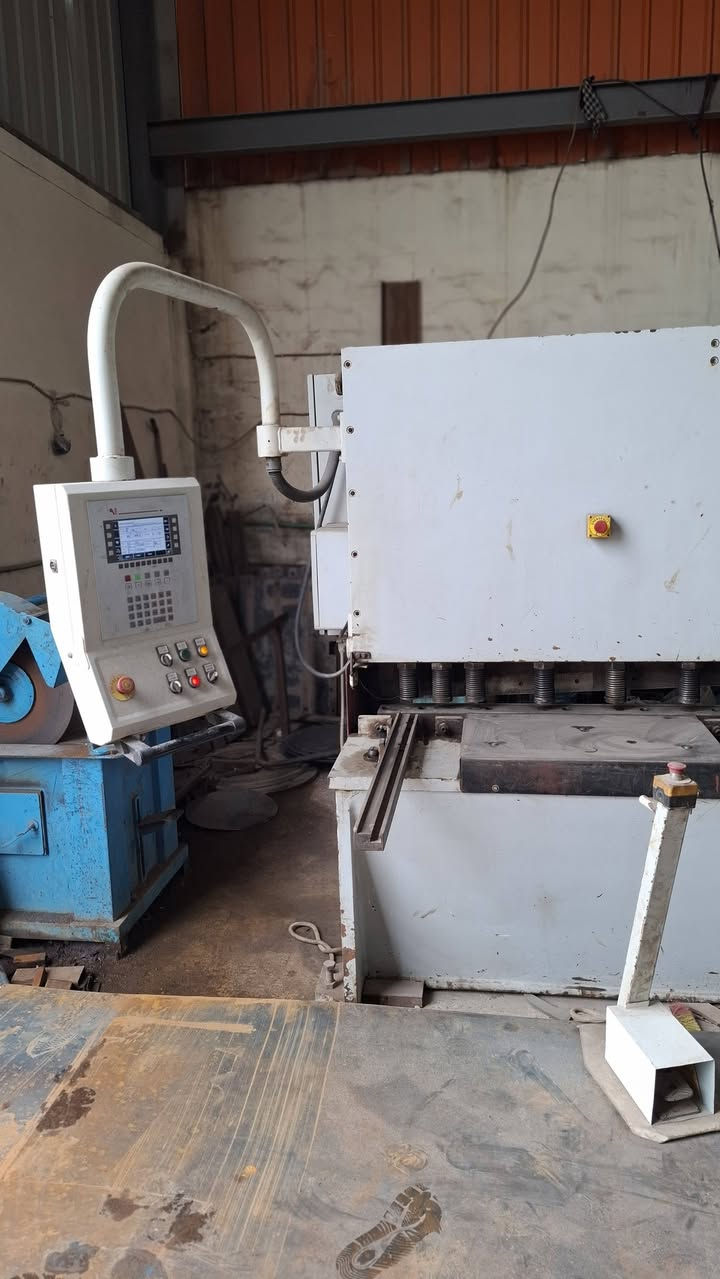 السلام عليكم
بريس قص و بريس تعويج CNC للبيع موصل صناعة كوكجلي


**إذا كنت صاحب هذا الإعلان وتريد حذفه لأي سبب، رجاءا أرسل رسالة إلى الدعم الفني**