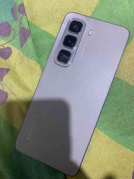 سلام عليكم جهاز البيع انفنكس ذاكره 256السعر 150وبي مجال، الطيبين مكاني ناصريه مركز رقمي ***********وبي وتساب همين💎
