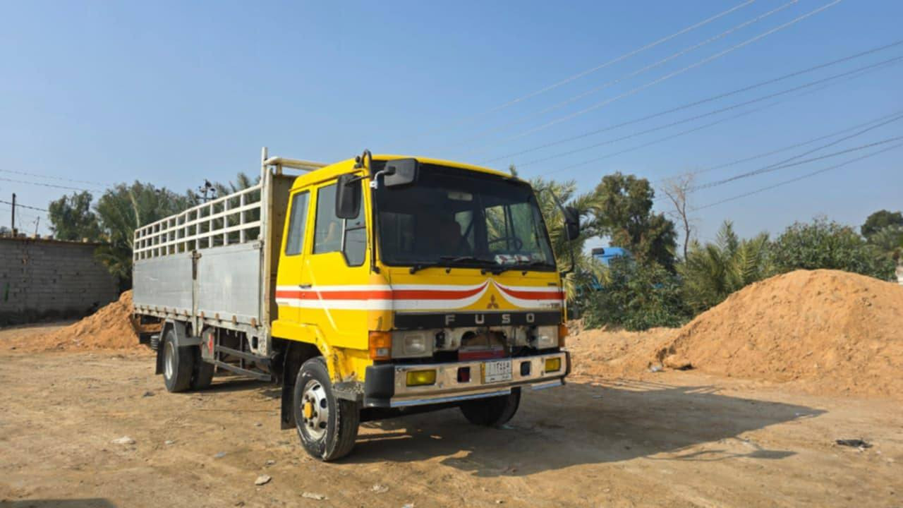 سلام عليكم هينو مسيبوشي فوزه طول سته وربع كفاله عامه كير ومحرك واكسن تخم تاير لوره 19ونص ولكدام 17
الاستفسار على هذه لرقم ‏‪‏‪0 783 350 9302‬‏//‏‪0 783 891 6093‬‏
