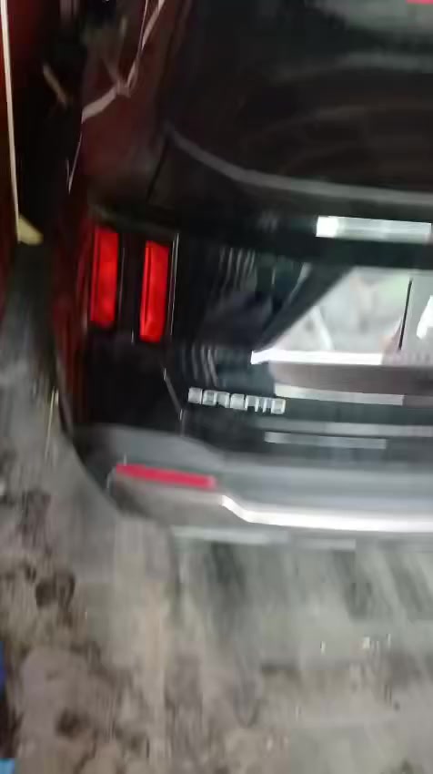 سورنتو 2025 محرك 2500 فول عده بنراما واصله دبي سعر 155 ورقه ابيعه ع حادثه 
***********
العنوان بغداد الزعفرانيه
