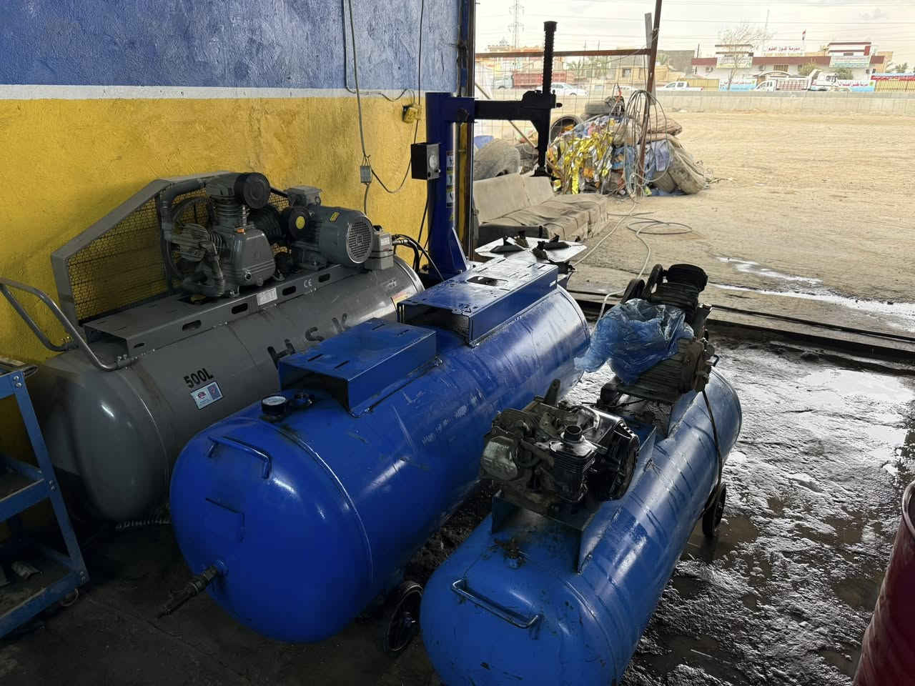 للبيع 3 بطل بنجرجي
2 مع تاروسة، 1 بدون تاروسة، مع خالعة
للاستفسار الاتصال على الرقم : ***********
