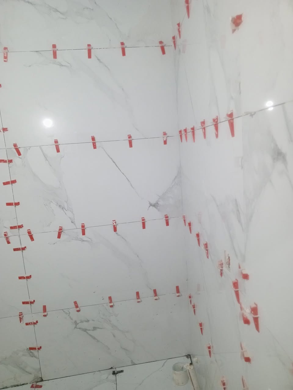 خلفه سيراميك وكاشي ومرمروبيات شغل درجه اولى للتواصل ***********
