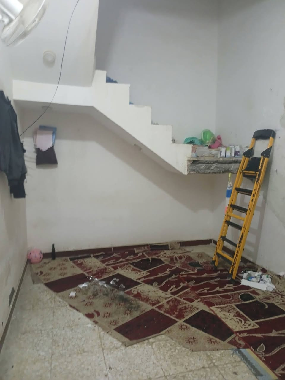 المساحه 100 صرف
مطلوب اسكان 32
نواقص شتايكر وستاره ودرج مخربط 
اسكان الصناعي حي المهندسين بصف الركن 
سعر الكلي 90 

للتواصل ***********
