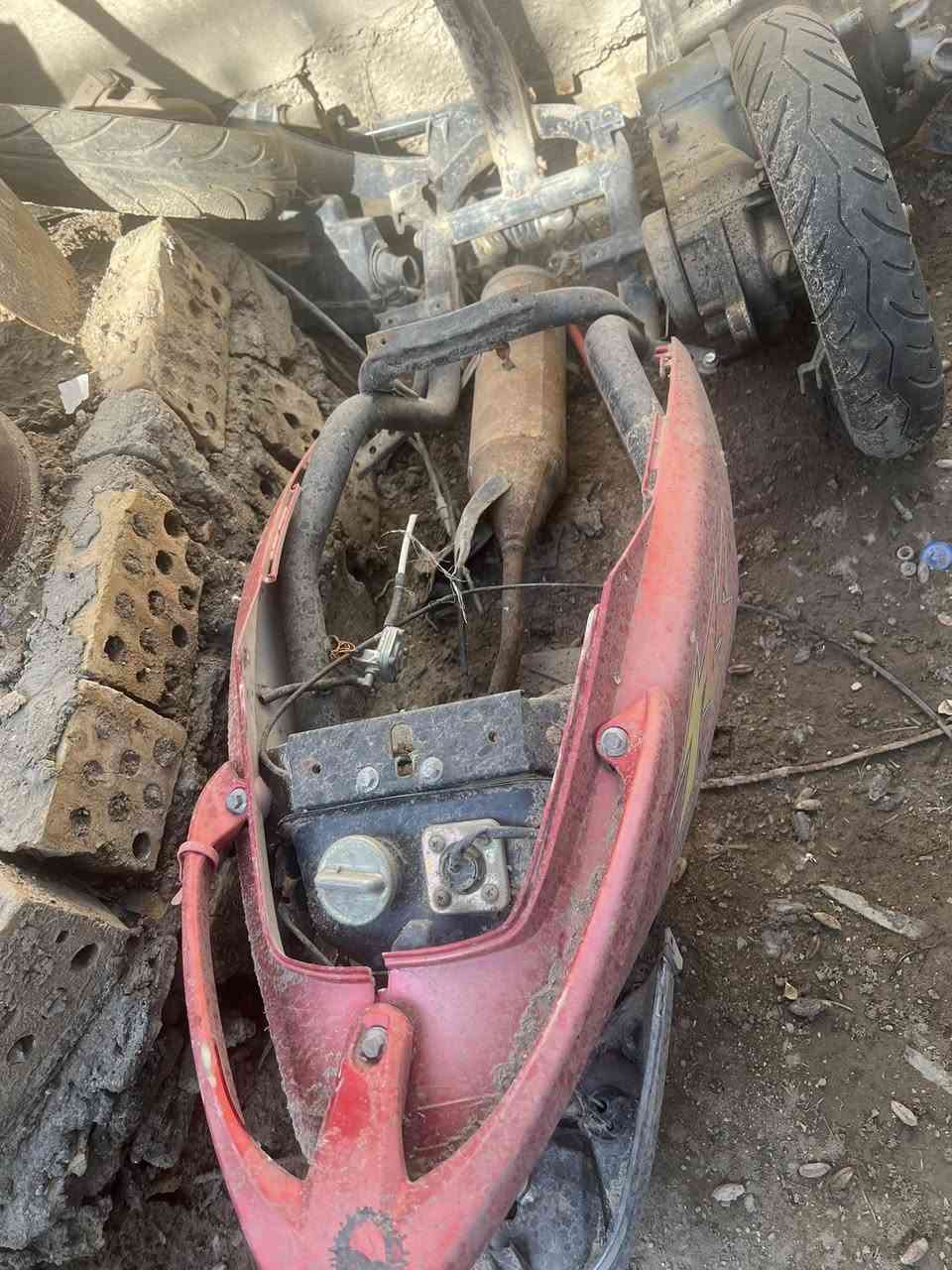 السلام عليكم محرك ماكس جديد شغال كامل مفتوح مره وحده بي نضوح دهن خفيف وشاصي مال ماكس عدله وكفرات صيني خلفي وويل دسك امامي جديد هوه وتاير 
السعر ١٨٠ وبيهن مجال كلهن شلع 
موحود خاص ورقم 
*********** 
المكان حله بابل مركز
