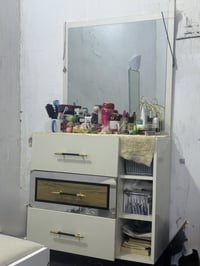 غرفة للبيع • غرفة نوم