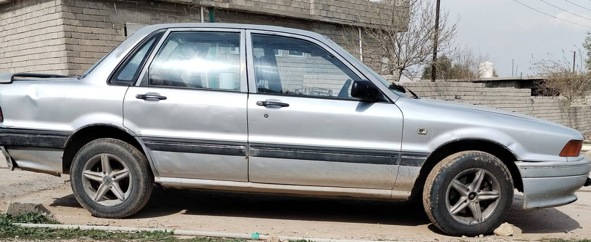 سلام عليكم سياره مستبوشي موديل 89  للبيع ما بيه اي ضرر محرك بي صرف الكير شرط  طخم تواير جديد باتري جديد رقم مسطرة كابون بانزين سنوية جديدة هزة جديدة   سعر  30 وبيها مجال قليل الي يريدها يتفضل خاص او يتصل بالرقم    ***********
